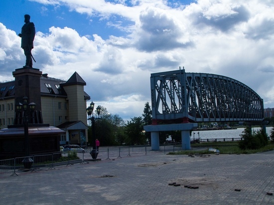 Возле парка «Городское начало» в Новосибирске закрыли проход для пешеходов