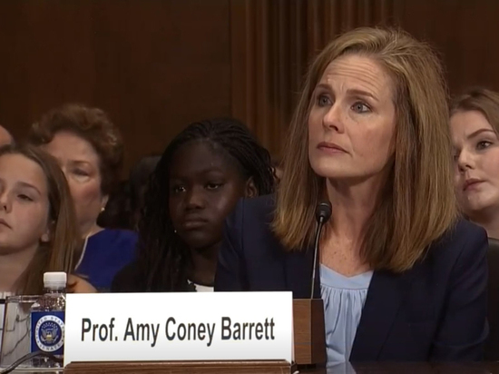 Сенат утвердил Эми Барретт на должность члена Верховного суда США