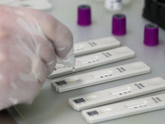 Даже переболевшим COVID-19 грозит новыми заражениями