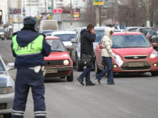 В Черногорске за день десять пешеходов получили штрафы или предупреждения