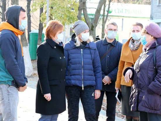 Сорокина осмотрела благоустройство сквера на улице Трудовой в Рязани