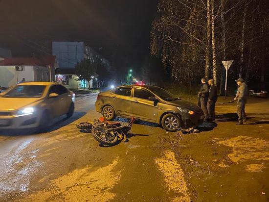Легковушка протаранила мотоцикл без опознавательных знаков в Тверской области