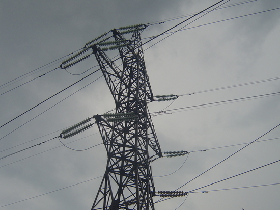 Из-за сильного ветра нарушено электроснабжение на окраинах Архангельска