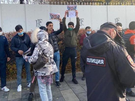 В Москве мусульмане устроили акцию протеста из-за карикатур Charlie Hebdo