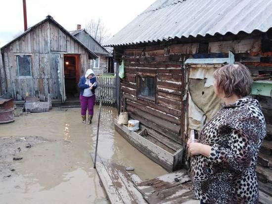 Сахалинские семьи получили выплаты после циклона