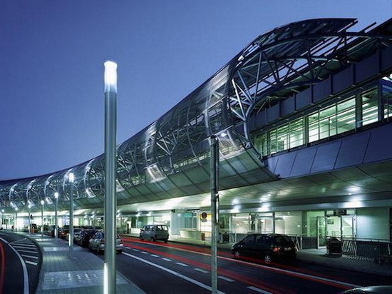 Германия: Аэропорт Дюссельдорфа закрывает терминал B
