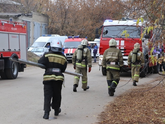 Рязанское МЧС показало фото с пожара на улице Семинарской