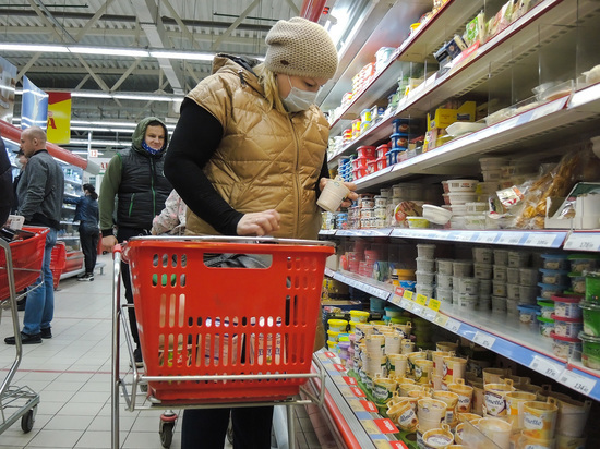 Народ сметает товары с полок, ожидая подорожания