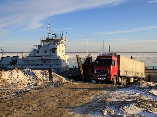 С сегодняшнего дня паромы «ЛОРП» изменили маршрут переправы через реку Лену
