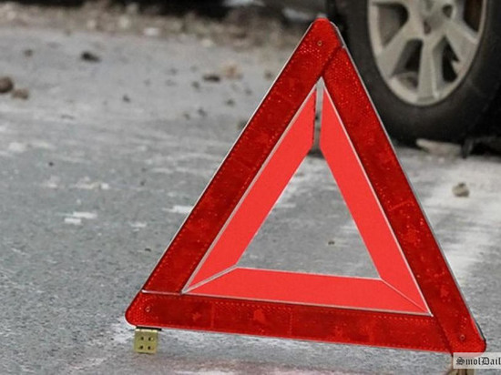 На темной дороге неизвестный автомобиль сбил пешехода в Тверской области