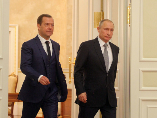 Путин внес закон о пожизненной должности для себя и Медведева