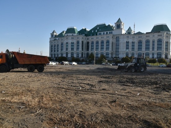 В Астрахани на месте пустыря построят новую парковку