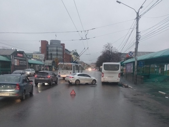 На Московском шоссе в Рязани образовалась пробка из-за ДТП