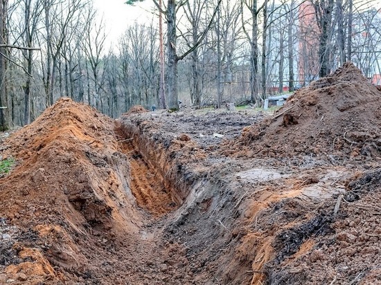 Траншеи в Сосновом бору обеспокоили кемеровчан