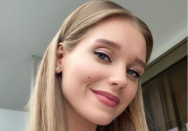 Фанаты поставили диагноз российской актрисе театра и кино Кристине Асмус после того, как знаменитость опубликовала на своей странице в Instagram фото в кислотном комбинезоне