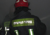 Судно находилось на улице Ладыгина, 2. На месте происшествия работало одно пожарно-спасательное подразделение: восемь человек личного состава и одна единица техники