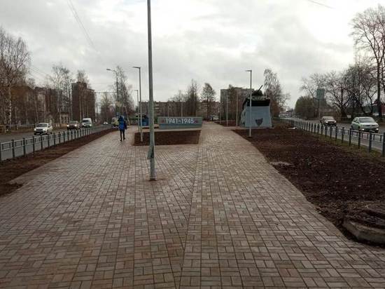 В столице Карелии завершается благоустройство сквера Ивана Молчанова