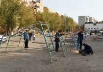 Администрация Астрахани продолжает контролировать работы по демонтажу опасных или аварийных детских площадок в городе