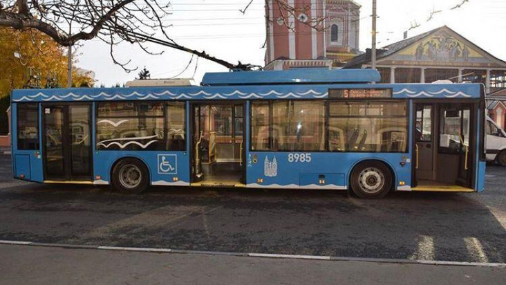 Больше по саратовским улицам не будут ездить троллейбусы с московской атрибутикой