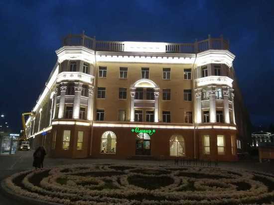  Еще несколько зданий в центре Петрозаводска украсила архитектурная подсветка