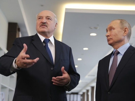 Лукашенко решил "по-дружески" производить российскую вакцину от коронавируса
