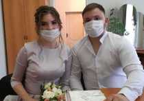 Несмотря на пандемию коронавируса и ограничения в работе ЗАГСов, в Чите 5 ноября зарегистрировали тысячный брак