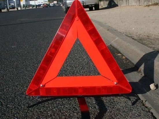 На Дону в ДТП с двумя легковушками пострадали три человка