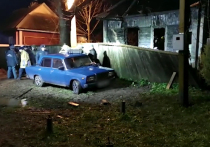 Пожарные дознаватели Ельни Смоленской области, где в ночь на пятницу в страшном пожаре погибли пятеро детей и двое взрослых, определились с версиями