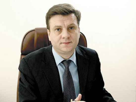 Главврач лечившей Навального больницы стал главой омского Минздрава