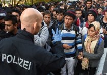 Мигранты ставят Европу на колени: едут сюда "на охоту"