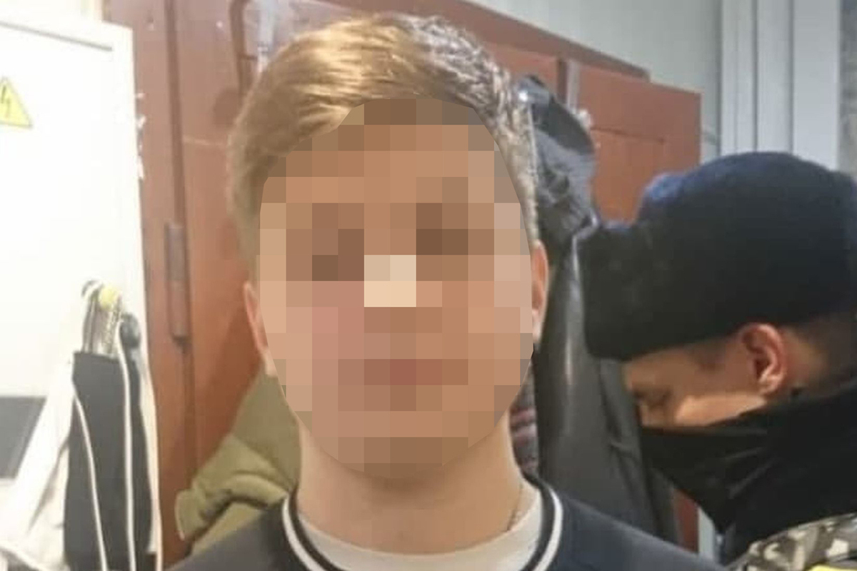 Убили подростка спб. 15 Летний школьник. Школьник устроил стрельбу. Санкт Петербург подросток перерезал горло сестре.