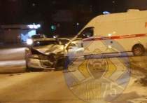 В ночь на 9 ноября в центре Читы на перекрестке улиц Бабушкина и Богомягкова столкнулись две иномарки