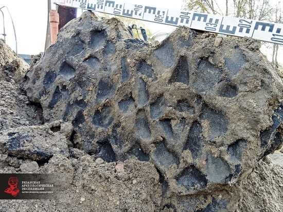 Рязанцам показали самый первый асфальт моста на улице Ленина