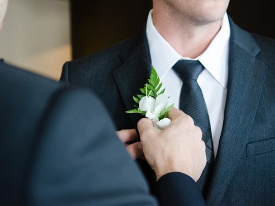 Бразилец, брошенный женихом накануне свадьбы, женился сам на себе