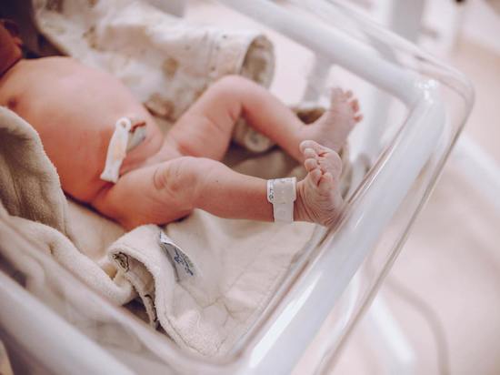 Врачи-чудотворцы: в Пскове выходили малыша размером с ладошку