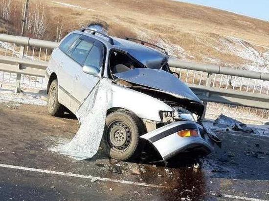 Водитель Toyota в Забайкалье попал в больницу после ДТП с грузовиком