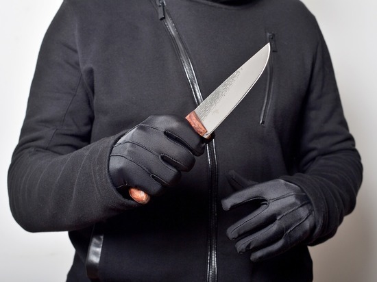 Житель Белой Холуницы ударил ножом своего знакомого