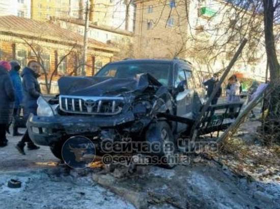 Пассажир внедорожника пострадал в ДТП на Ленина в Чите