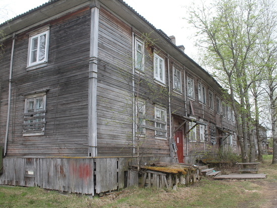 На Бревеннике в Архангельске горел многоквартирный дом, погиб мужчина