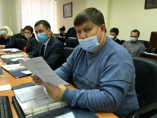 Саратовского депутата заподозрили в занятии хиромантией