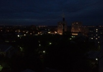 На нескольких улицах подмосковного Протвино в вечернее время царит полная темнота.
