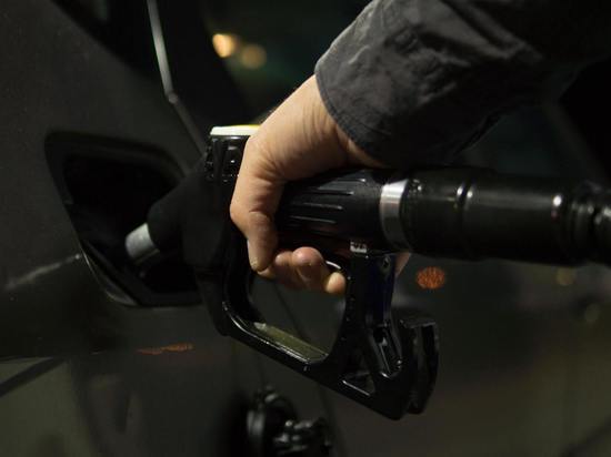 Цены на бензин подскочили в Псковской области