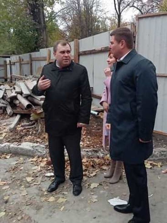 В Макеевке проинспектировали ход выполнения ремонтных работ в больнице