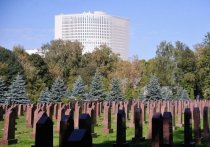 Появление «прозрачного» ограждения вокруг Преображенского кладбища лишило покоя жителей одноименного района