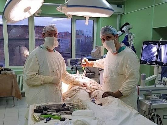 Рязанские нейрохирурги провели сложную операцию на позвоночник