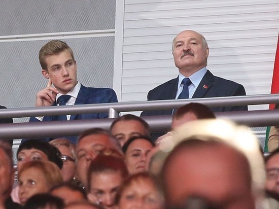 Лукашенко пообещал не передавать власть сыновьям