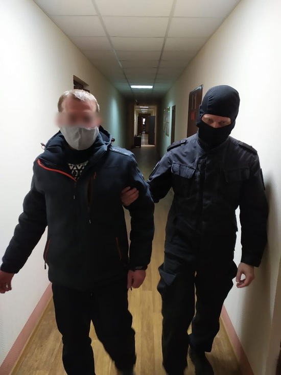 Костромские полицейские поймали наркодиллера, который «обслуживал» сразу несколько областей