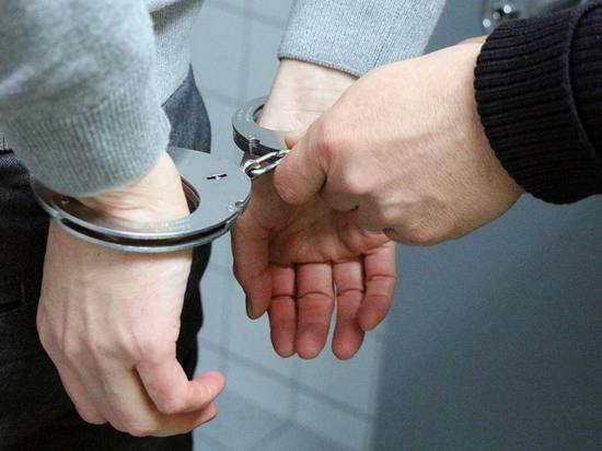 Полицейские Северодвинска задержали подозреваемого в хранении наркотиков