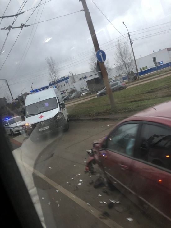 Кострома, пятница 13-е: карета «скорой помощи» попала в аварию