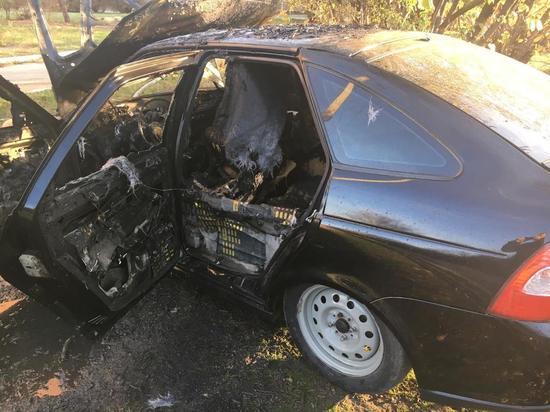 В сгоревшей машине в Лабинске обнаружили тело мужчины